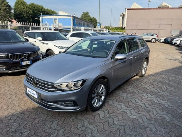 VOLKSWAGEN Passat Variant usata, con ABS