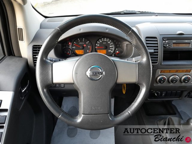 NISSAN Navara usata, con Specchietti laterali elettrici