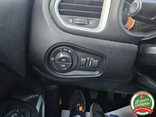 JEEP Renegade usata, con USB