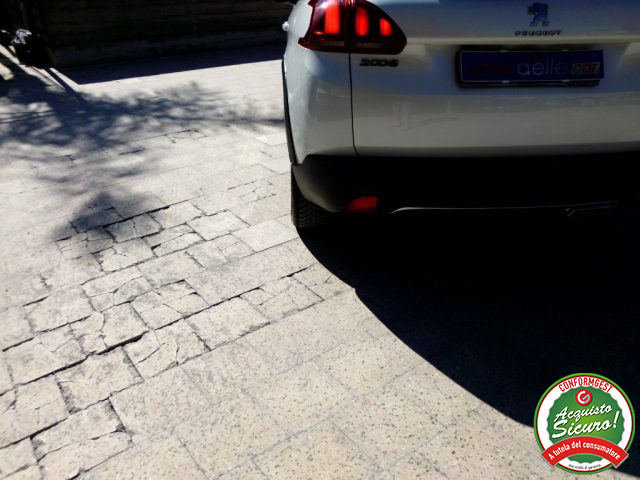 PEUGEOT 2008 usata, con Hill holder