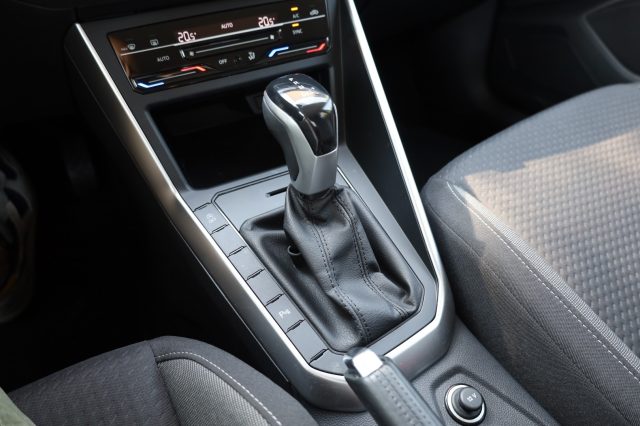 VOLKSWAGEN Taigo usata, con Sistema di parcheggio automatico