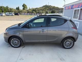 LANCIA Ypsilon usata, con Autoradio