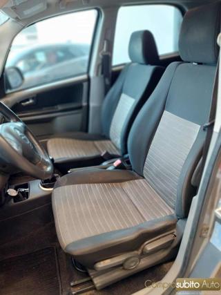 SUZUKI SX4 usata, con Autoradio