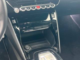 PEUGEOT 2008 usata, con USB