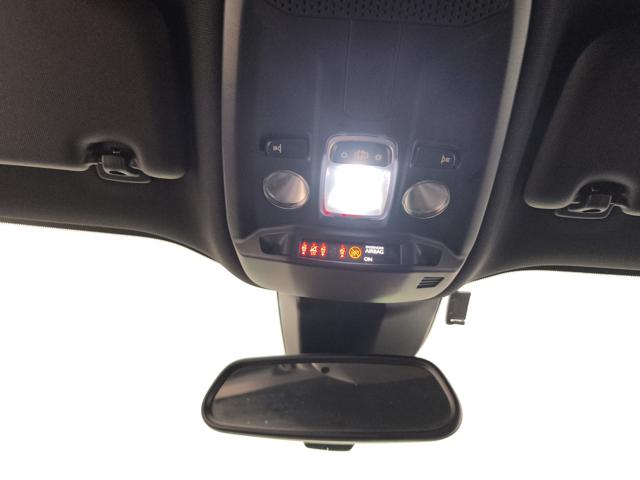 PEUGEOT 2008 usata, con Touch screen