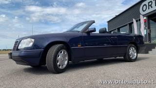 MERCEDES-BENZ E 200 usata 36