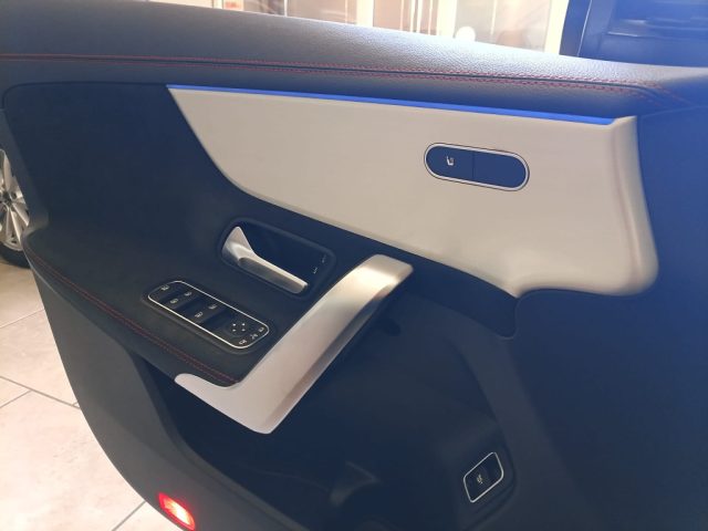 MERCEDES-BENZ CLA 180 usata, con Volante in pelle
