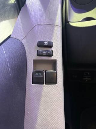 TOYOTA Yaris usata 10