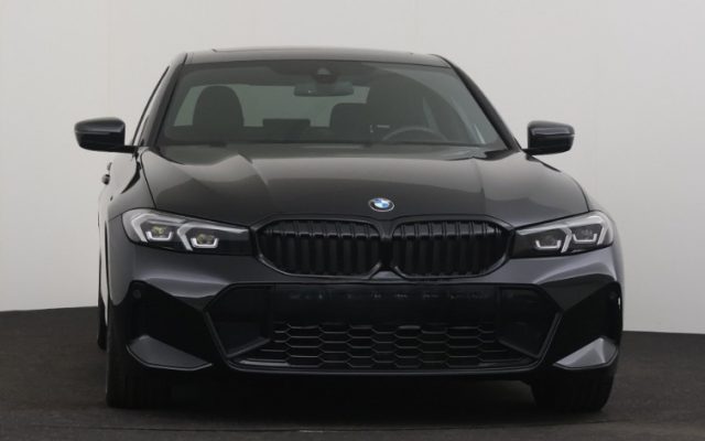 BMW 318 usata, con Sensori di parcheggio anteriori