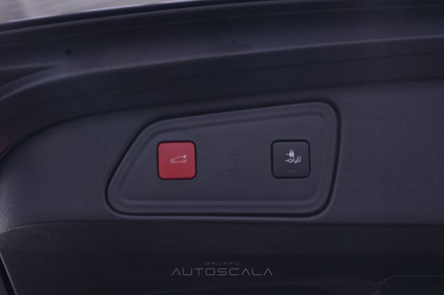 PEUGEOT 3008 usata, con Android Auto
