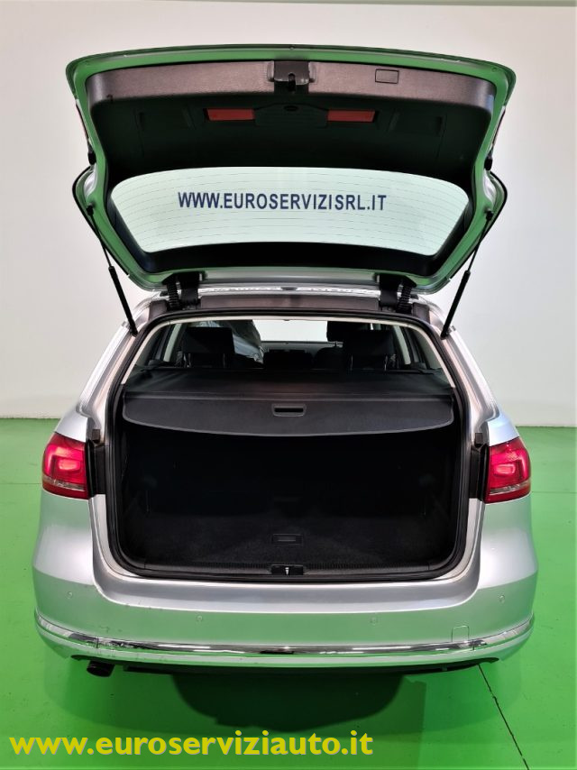 VOLKSWAGEN Passat usata, con Sistema di navigazione