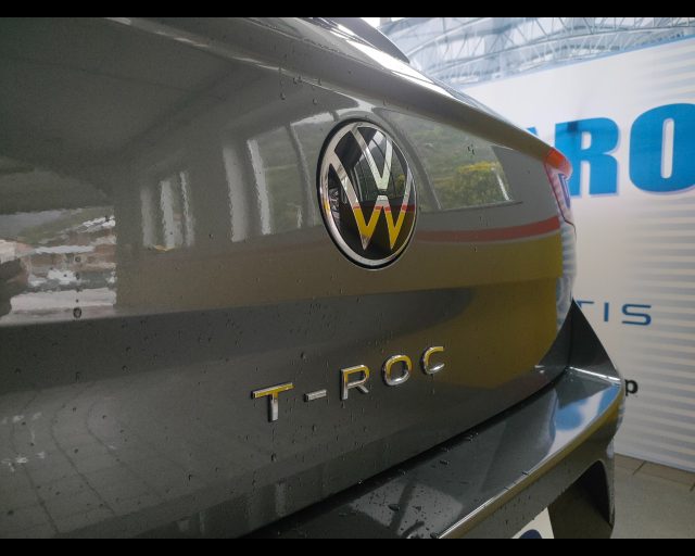 VOLKSWAGEN T-Roc usata, con Isofix