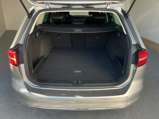VOLKSWAGEN Passat Variant usata, con Climatizzatore