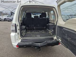 MITSUBISHI Pajero usata, con Sedile posteriore sdoppiato