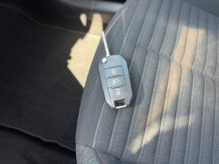 PEUGEOT 208 usata, con Limitatore di velocità
