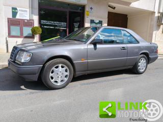 MERCEDES-BENZ E 200 usata 27