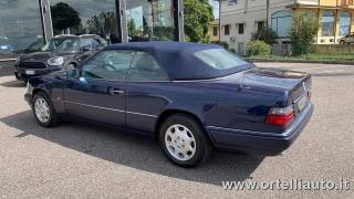 MERCEDES-BENZ E 200 usata, con Fendinebbia