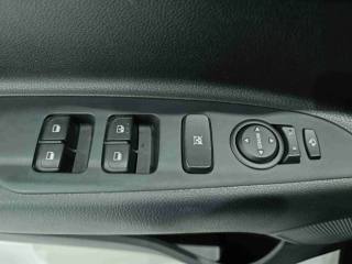 KIA Stonic usata, con Autoradio digitale