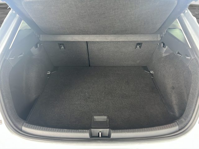 VOLKSWAGEN Taigo usata 11