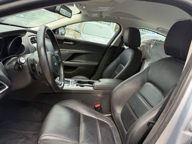 JAGUAR XF usata, con Antifurto