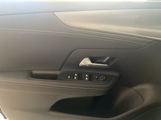 OPEL Mokka-e usata 18