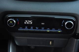 TOYOTA Yaris usata, con ESP