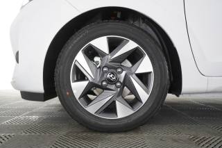 HYUNDAI i10 usata 8
