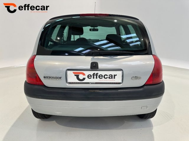 RENAULT Clio usata, con Autoradio