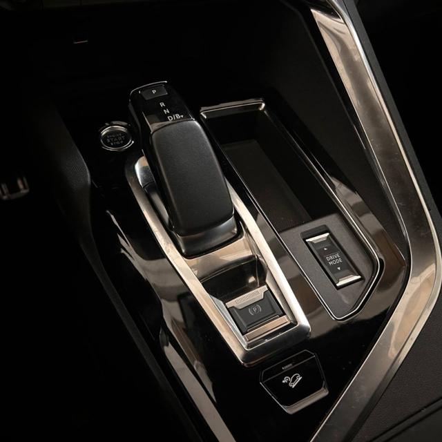 PEUGEOT 3008 usata, con Portellone posteriore elettrico