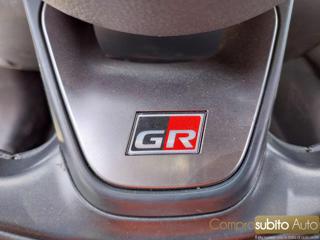 TOYOTA Yaris usata, con Sedile posteriore sdoppiato