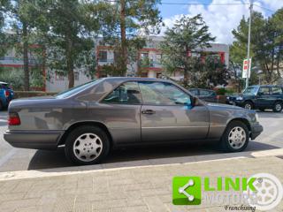 MERCEDES-BENZ E 200 usata 26