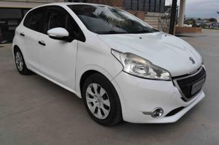 PEUGEOT 208 usata, con Airbag