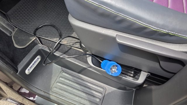 VOLKSWAGEN Caravelle usata, con Luci diurne LED