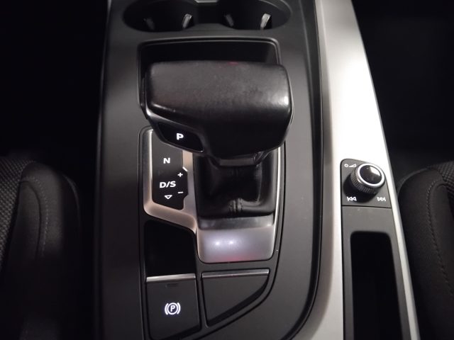 AUDI A4 usata, con Sensori di parcheggio posteriori