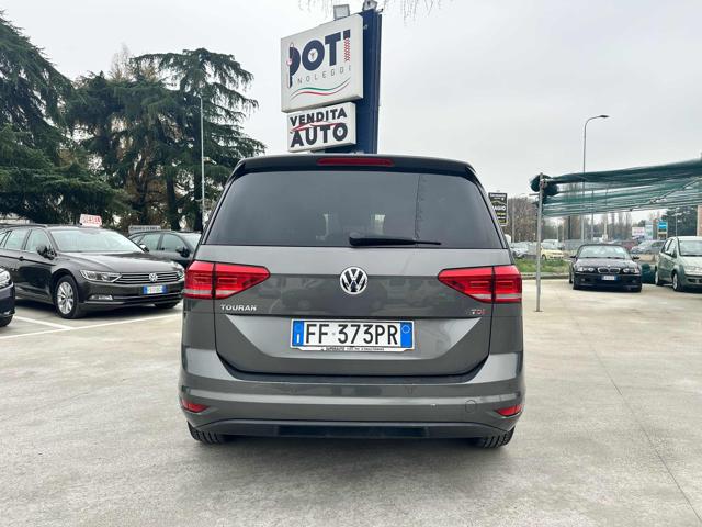 VOLKSWAGEN Touran usata, con Autoradio
