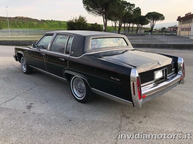 CADILLAC Fleetwood usata 2