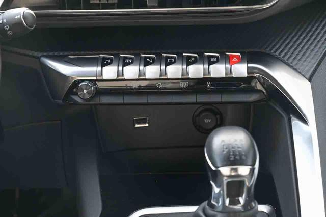 PEUGEOT 3008 usata, con Sistema di navigazione