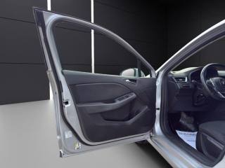 RENAULT Clio usata, con Fari LED