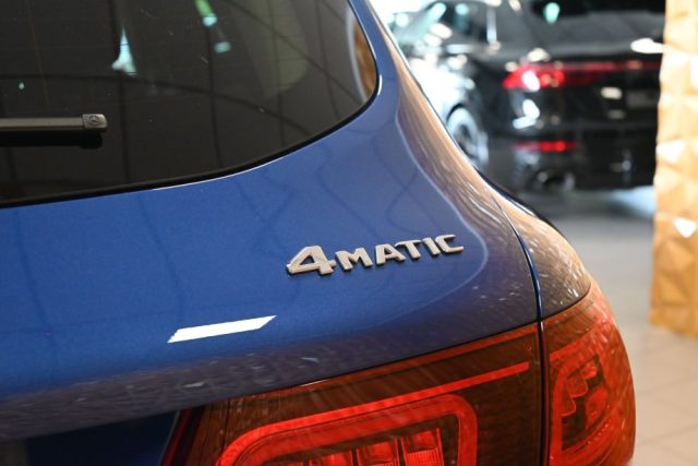 MERCEDES-BENZ GLC 300 usata 19