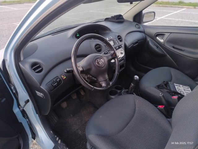 TOYOTA Yaris usata, con Alzacristalli elettrici