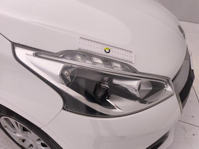 PEUGEOT 208 usata 32