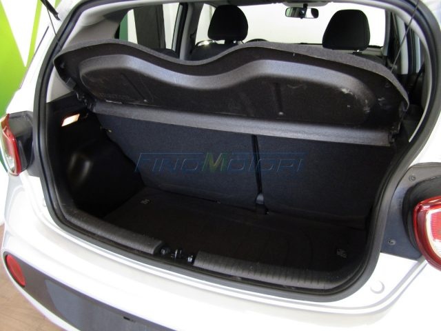 HYUNDAI i10 usata, con Volante multifunzione