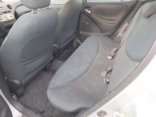 TOYOTA Yaris usata 12