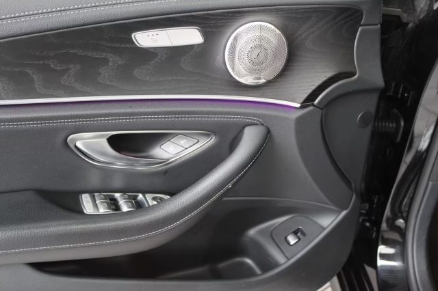 MERCEDES-BENZ E 220 usata, con Cronologia tagliandi