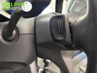 VOLKSWAGEN T-Roc usata, con USB