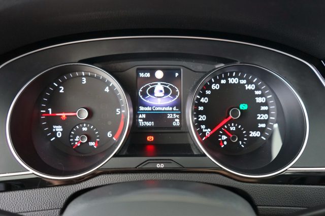 VOLKSWAGEN Passat Variant usata, con Streaming musicale integrato