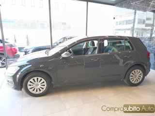 VOLKSWAGEN Golf usata, con Autoradio