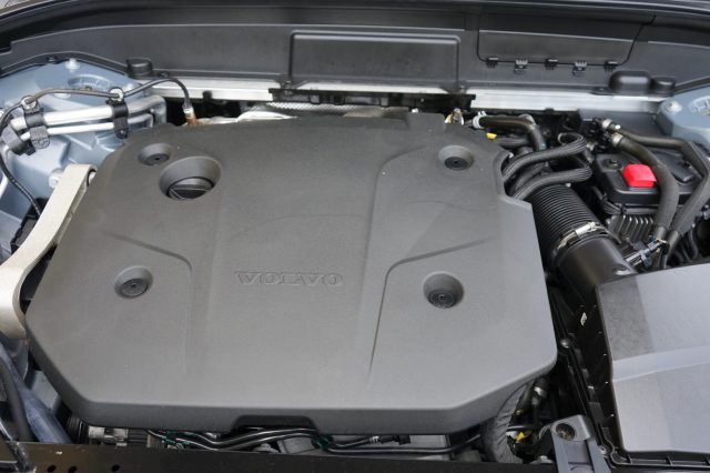 VOLVO XC60 usata, con Bluetooth