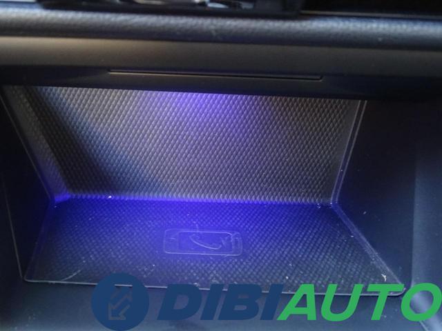 VOLKSWAGEN Golf usata, con Touch screen