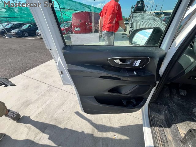 MERCEDES-BENZ Vito usata 13